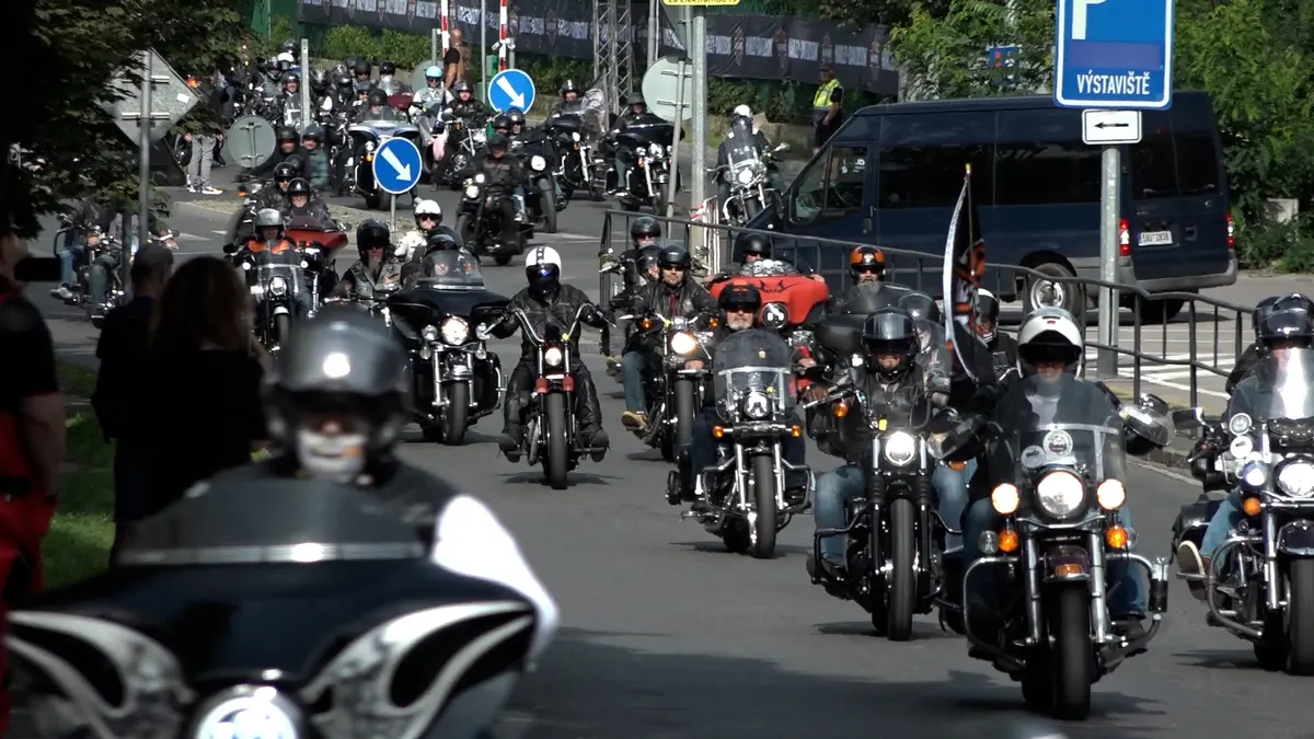Ride the Crazy Harley: hundreds of engines roar through the center of Prague and paratroopers jump from the sky